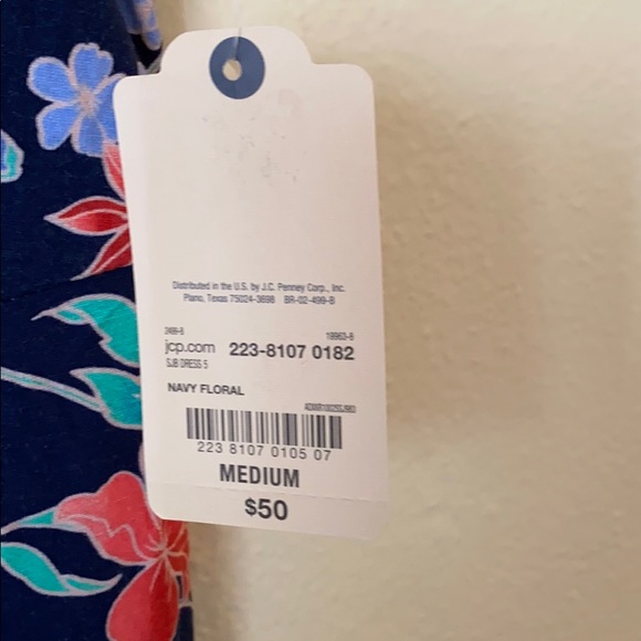 Dress - Picture 3 of 3